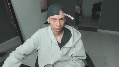 Snapshot of mattias_dantee chatting on 02-16-25, 05:15 mattias online show from 02-16-25, 05:15