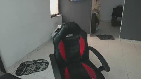 Snapshot of mattias_dantee chatting on 02-17-25, 03:31 mattias online show from 02-17-25, 03:31