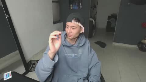 Snapshot of mattias_dantee chatting on 02-18-25, 02:16 mattias online show from 02-18-25, 02:16