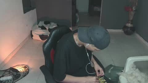 Snapshot of mattias_dantee chatting on 02-19-25, 11:49 mattias online show from 02-19-25, 11:49