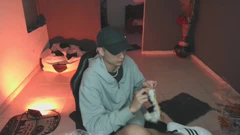 Snapshot of mattias_dantee chatting on 02-20-25, 10:04 mattias online show from 02-20-25, 10:04