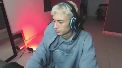 Snapshot of mattias_dantee chatting on 02-23-25, 08:06 mattias online show from 02-23-25, 08:06