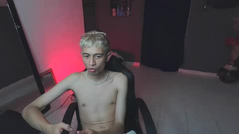 Snapshot of mattias_dantee chatting on 02-24-25, 02:51 mattias online show from 02-24-25, 02:51