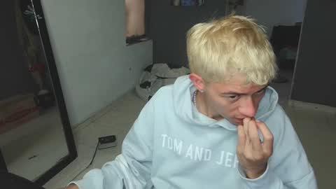 Snapshot of mattias_dantee chatting on 02-27-25, 02:00 mattias online show from 02-27-25, 02:00