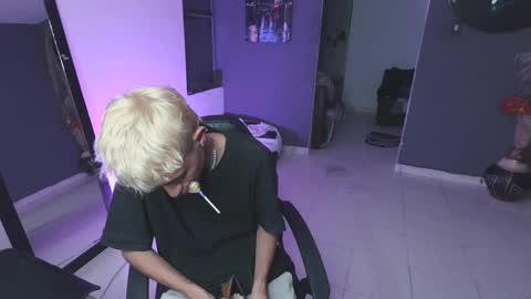 Snapshot of mattias_dantee chatting on 02-28-25, 06:21 mattias online show from 02-28-25, 06:21