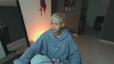 Snapshot of mattias_dantee chatting on 03-04-25, 02:17 mattias online show from 03-04-25, 02:17