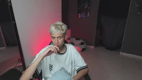 Snapshot of mattias_dantee chatting on 03-04-25, 05:21 mattias online show from 03-04-25, 05:21