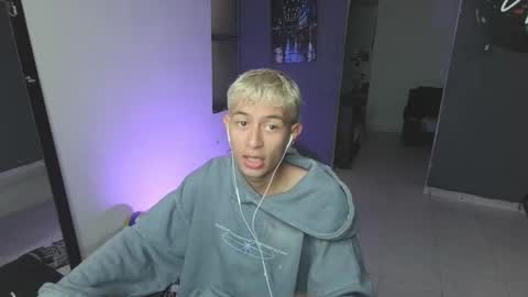 Snapshot of mattias_dantee chatting on 03-04-25, 03:26 mattias online show from 03-04-25, 03:26