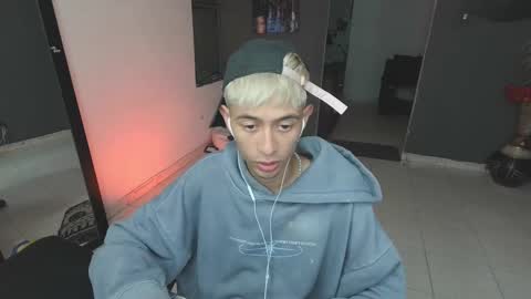 Snapshot of mattias_dantee chatting on 03-06-25, 09:20 mattias online show from 03-06-25, 09:20