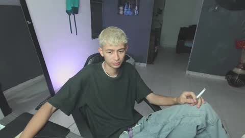 Snapshot of mattias_dantee chatting on 03-07-25, 11:05 mattias online show from 03-07-25, 11:05