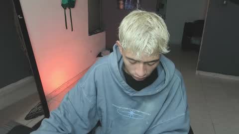 Snapshot of mattias_dantee chatting on 03-08-25, 03:35 mattias online show from 03-08-25, 03:35