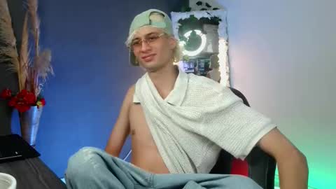 Snapshot of mattias_dantee chatting on 09-19-25, 04:36 mattias online show from 09-19-25, 04:36