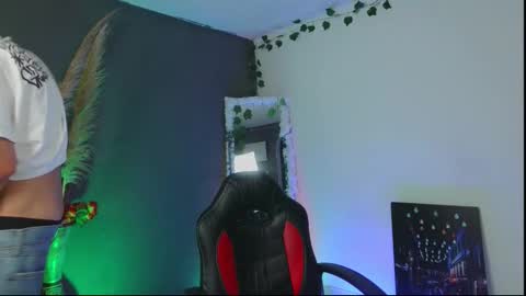 Snapshot of mattias_dantee chatting on 09-27-25, 03:17 mattias online show from 09-27-25, 03:17