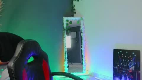 Snapshot of mattias_dantee chatting on 09-29-25, 03:44 mattias online show from 09-29-25, 03:44