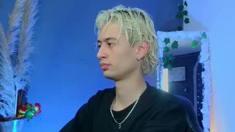 Snapshot of mattias_dantee chatting on 10-04-25, 03:59 mattias online show from 10-04-25, 03:59