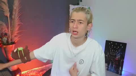 Snapshot of mattias_dantee chatting on 10-07-25, 03:14 mattias online show from 10-07-25, 03:14