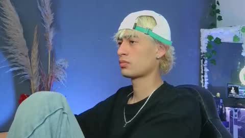 Snapshot of mattias_dantee chatting on 10-16-25, 11:17 mattias online show from 10-16-25, 11:17