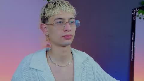 Snapshot of mattias_dantee chatting on 12-04-25, 04:11 mattias online show from 12-04-25, 04:11