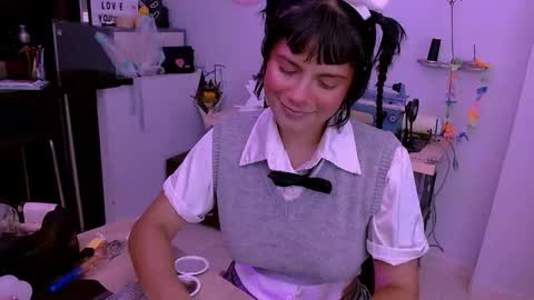 Snapshot of mattilda_18 chatting on 10-17-25, 09:17 mattilda_18 online show from 10-17-25, 09:17