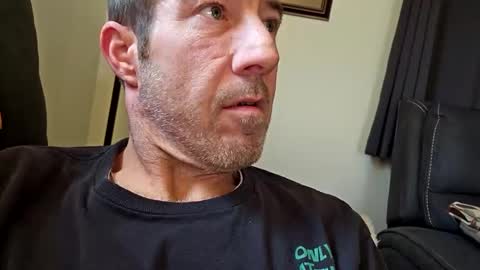 Snapshot of mattsnicecock chatting on 02-28-25, 08:28 mattsnicecock online show from 02-28-25, 08:28