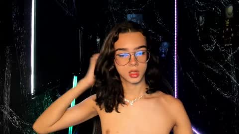 Snapshot of mattthompsonn chatting on 01-28-25, 09:19 Matt online show from 01-28-25, 09:19