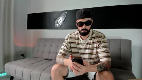 Snapshot of mattxfeet chatting on 12-23-24, 05:22 Matt online show from 12-23-24, 05:22