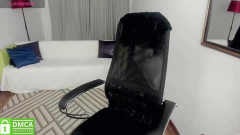 Snapshot of mature_blonde7 chatting on 12-19-24, 04:35 Lana online show from 12-19-24, 04:35