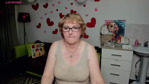 Snapshot of mature_blonde7 chatting on 02-23-25, 05:23 Lana online show from 02-23-25, 05:23