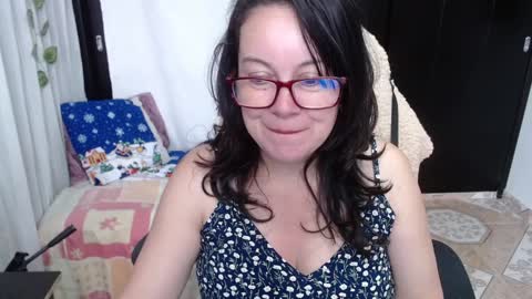 Snapshot of mature_wolf chatting on 12-16-24, 03:32 Sonia online show from 12-16-24, 03:32