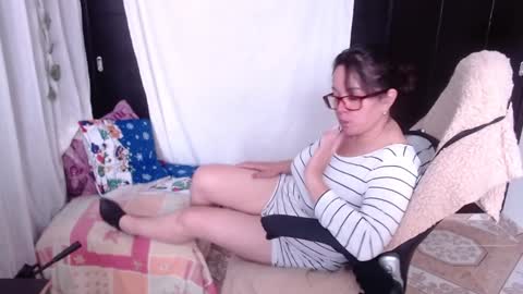 Snapshot of mature_wolf chatting on 12-18-24, 06:35 Sonia online show from 12-18-24, 06:35
