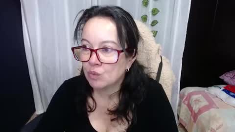 Snapshot of mature_wolf chatting on 12-30-24, 01:25 Sonia online show from 12-30-24, 01:25