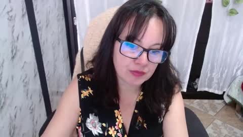Snapshot of mature_wolf chatting on 02-21-25, 06:15 Sonia online show from 02-21-25, 06:15