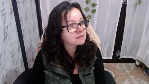 Snapshot of mature_wolf chatting on 03-05-25, 12:44 Sonia online show from 03-05-25, 12:44