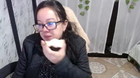 Snapshot of mature_wolf chatting on 03-11-25, 12:28 Sonia online show from 03-11-25, 12:28