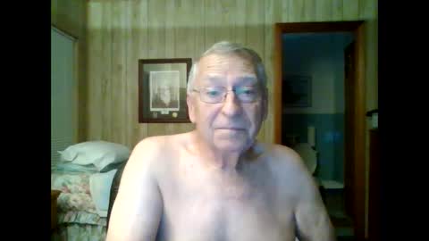 Snapshot of maturecouple1954 chatting on 09-16-25, 11:00 SXECPL55 at G mail Dot Com online show from 09-16-25, 11:00