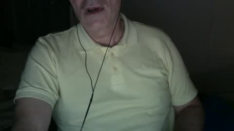 Snapshot of maturehotman chatting on 01-05-25, 04:06 maturehotman online show from 01-05-25, 04:06