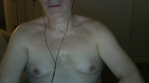 Snapshot of maturehotman chatting on 02-26-25, 07:38 maturehotman online show from 02-26-25, 07:38