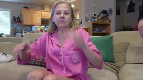 Snapshot of matureluvin chatting on 02-15-25, 11:14 JustUs online show from 02-15-25, 11:14