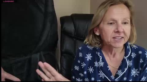 Snapshot of matureluvin chatting on 09-30-25, 08:25 JustUs online show from 09-30-25, 08:25