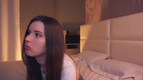 Lily online show from 01-19-25, 01:43