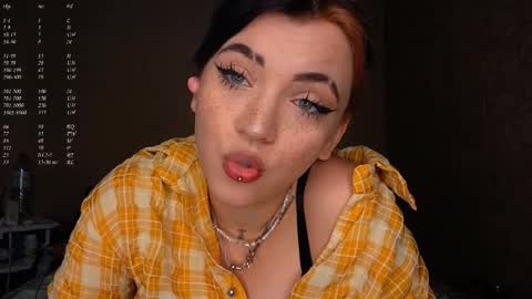 Mia online show from 03-05-26, 01:18