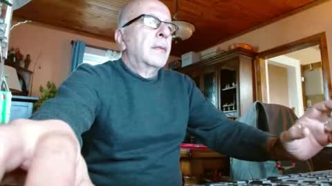 Maurice online show from 12-05-24, 01:38