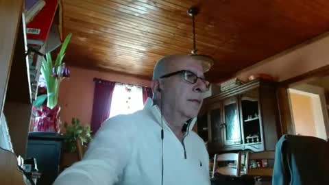 Maurice online show from 01-15-25, 03:50