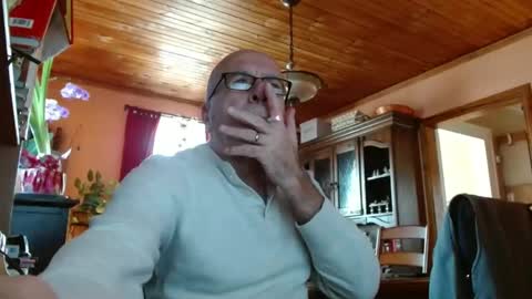 Maurice online show from 01-20-25, 03:50