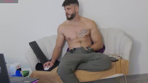 mauro_real_man online show from 11-08-25, 06:51