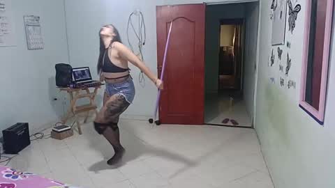 Snapshot of mauroluxandra chatting on 02-24-25, 02:58 mauroluxandra online show from 02-24-25, 02:58