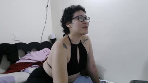 Snapshot of mauroluxandra chatting on 05-04-26, 03:30 mauroluxandra online show from 05-04-26, 03:30