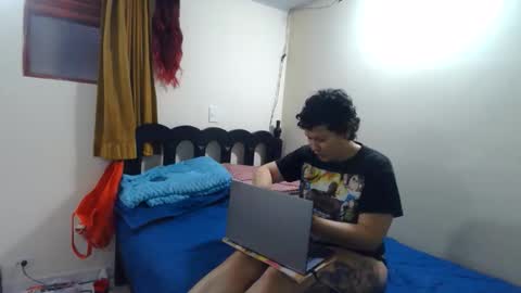 Snapshot of mauroluxandra chatting on 06-08-26, 05:35 mauroluxandra online show from 06-08-26, 05:35