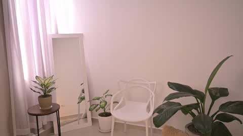 Maria Victoria Schedule 2pm until 9pm GMT-5 online show from 10-04-25, 05:44