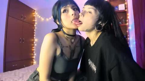 Snapshot of mavimist_ chatting on 01-18-26, 03:43 mavimist_ online show from 01-18-26, 03:43